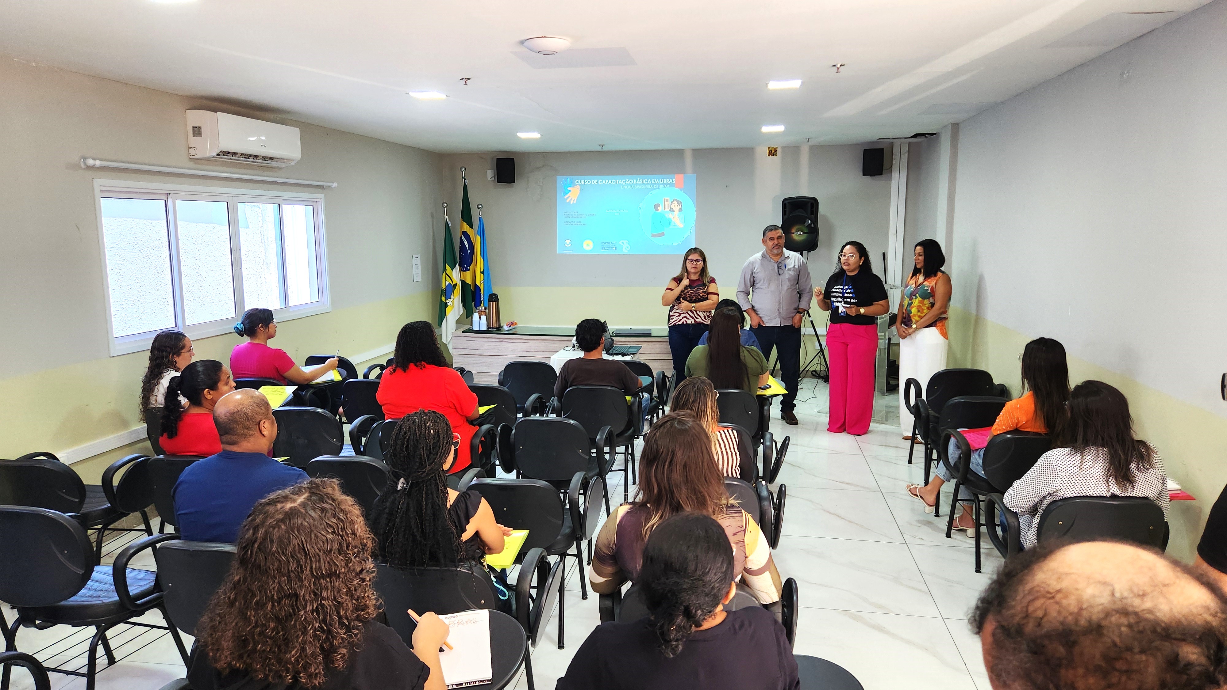 Câmara de Parnamirim inicia o segundo módulo do Curso de Libras